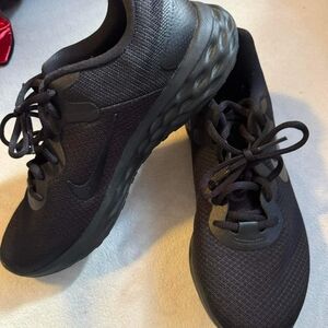 Nike Revolution Women's size 10 all black